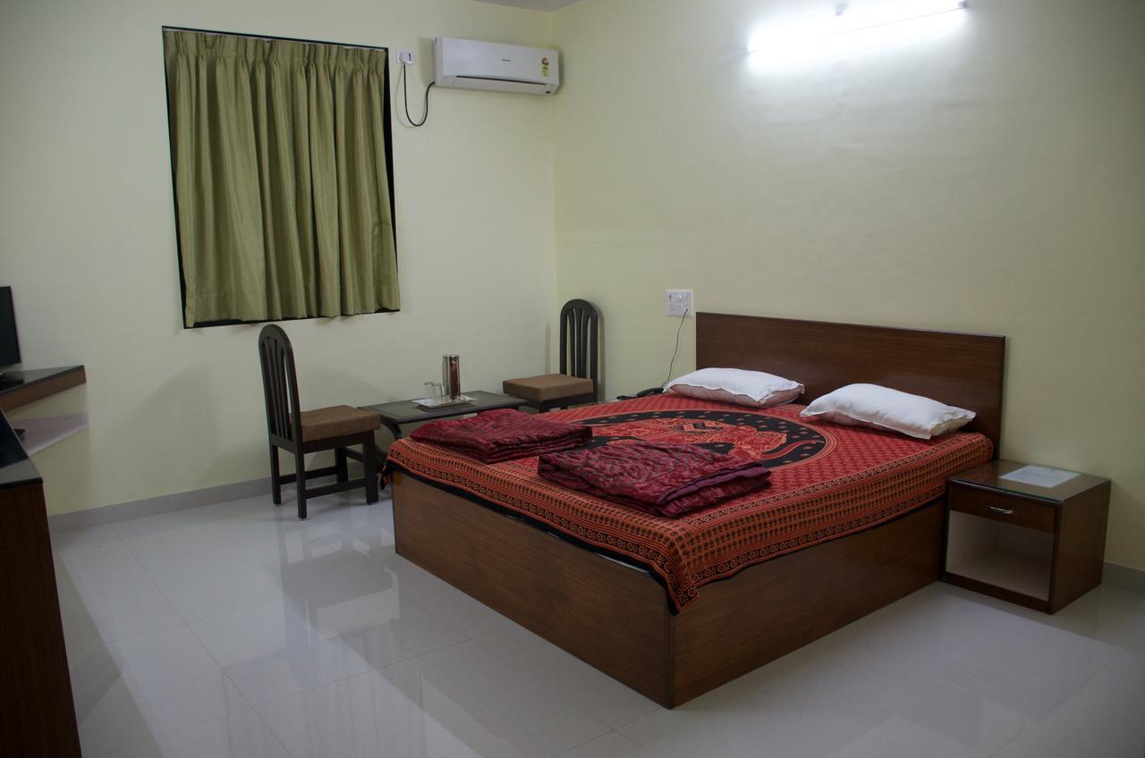 Hira Laxmi Residency Alībāg Exterior foto