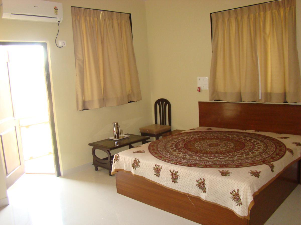 Hira Laxmi Residency Alībāg Exterior foto