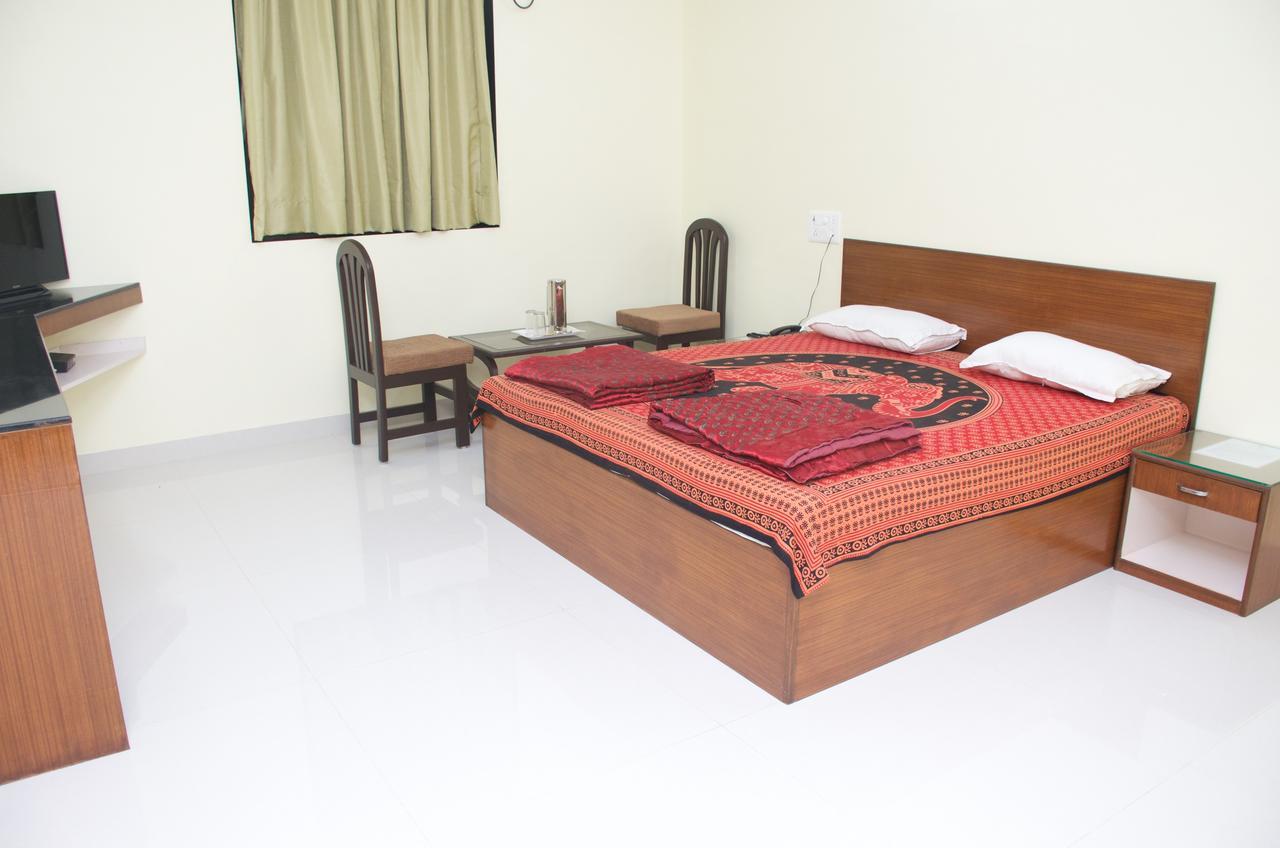 Hira Laxmi Residency Alībāg Exterior foto