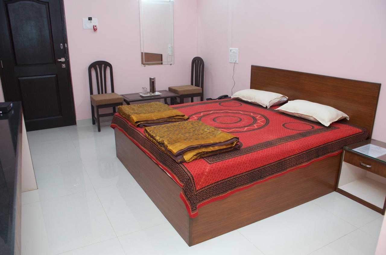 Hira Laxmi Residency Alībāg Exterior foto