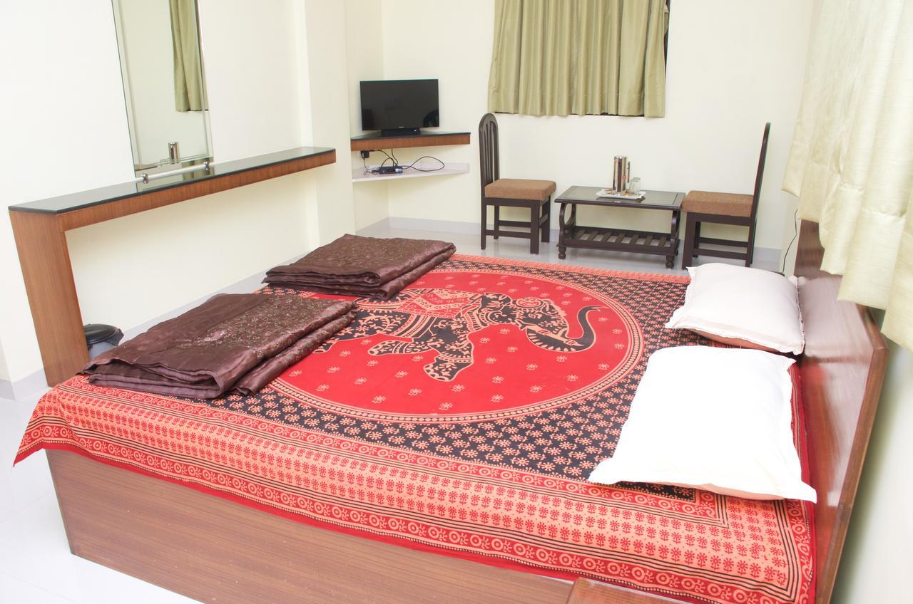 Hira Laxmi Residency Alībāg Exterior foto